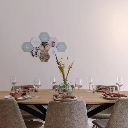 Stunning Fully Renovated In For 6 Persons Apartamento *