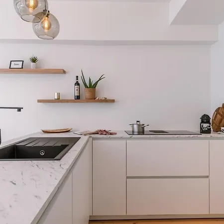 Stunning Fully Renovated In For 6 Persons Apartamento